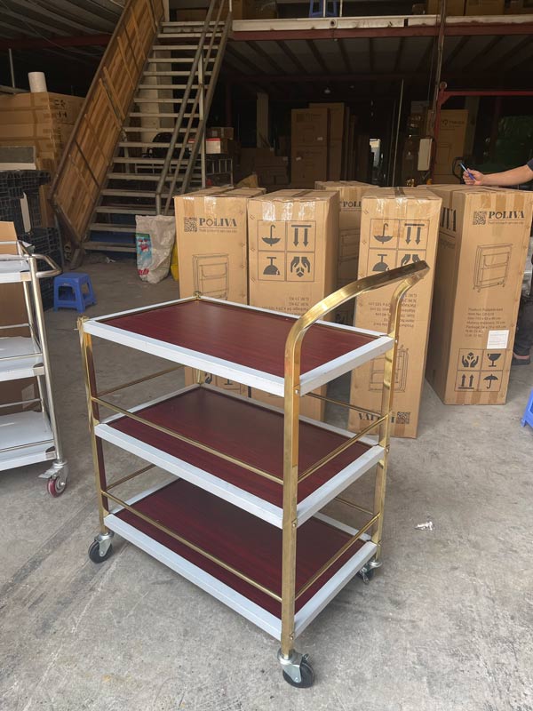 Một số hình ảnh thực tế của xe đẩy phục vụ inox mạ vàng 3 tầng