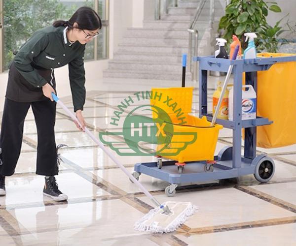 Hình ảnh thực tế xe dọn vệ sinh hỗ trợ công tác vệ sinh khách sạn