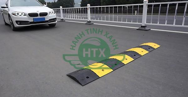 Gờ giảm tốc cao su giá rẻ, linh hoạt