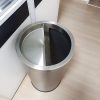 Thùng rác inox tròn có gạt tàn Ø30