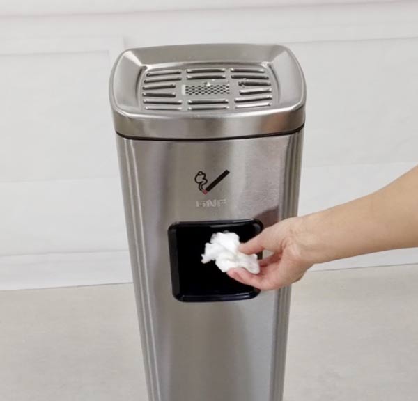 Cây gạt tàn của Hành Tinh Xanh có tích hợp thêm ngăn xả rác