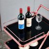 Tầng để đồ rộng rãi, dễ dàng bố trí sắp xếp đồ uống, ly tách lên trên