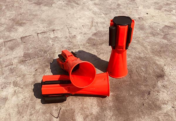 Hành Tinh Xanh chuyên bán các loại cọc tiêu và phụ kiên với giá tốt