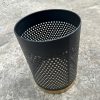 Sọt rác văn phòng thân đục lỗ