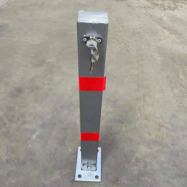 Cọc khóa giữ chỗ đỗ xe ô tô được làm bằng thép đảm bảo độ cứng cáp, bền bỉ