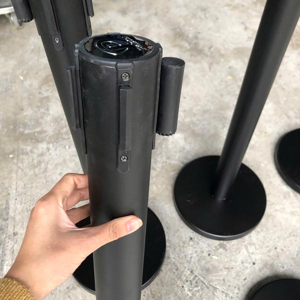 Hình ảnh thực tế cột chắn sơn đen