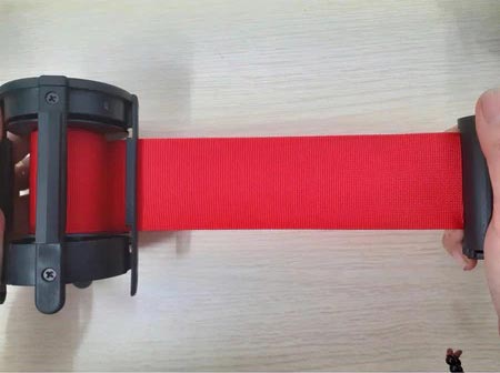 Dây căng cột chắn màu đỏ dài 5m phù hợp sử dụng trong những không gian rộng