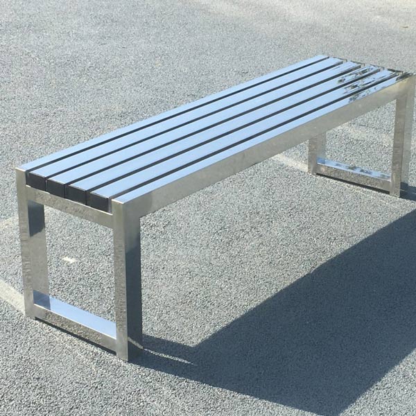 Chất liệu inox 304 cao cấp giúp ghế bền bỉ, không gỉ sét kể cả ở ngoài trời