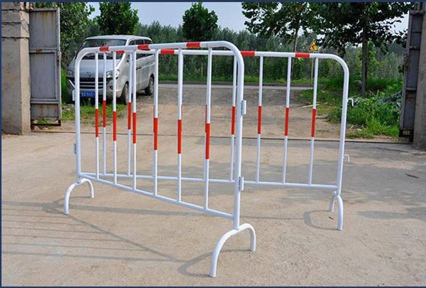 Sản phẩm được làm từ thép sơn phun sơn đảm bảo độ bền, chống gỉ sét tốt