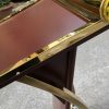 Bục phát biểu sự kiện bằng gỗ viền inox vàng