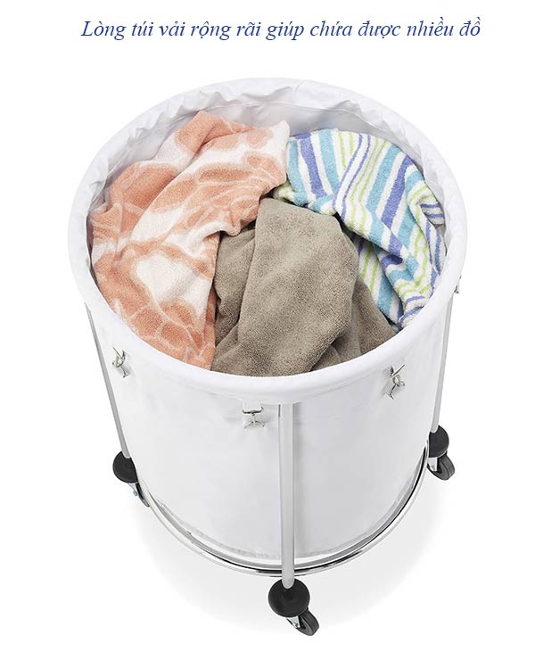 Lòng túi vải rộng, chứa đựng được nhiều đồ