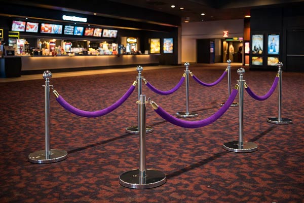 Dây nhung màu tím lắp cột chắn inox