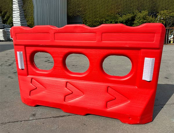 Dải phân cách di dộng bằng nhựa PP bền bỉ chịu được mọi yếu tố của thời tiết ngoài trời