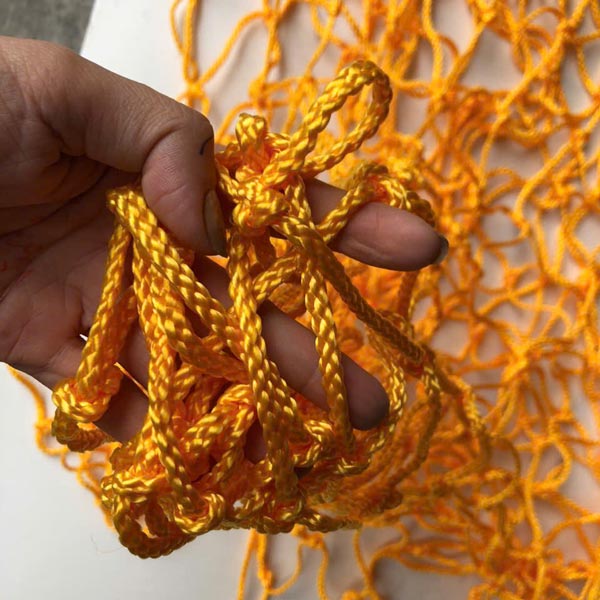 Lưới bọc hành lý có chất liệu bền bỉ, chắc chắn sử dụng lâu dài