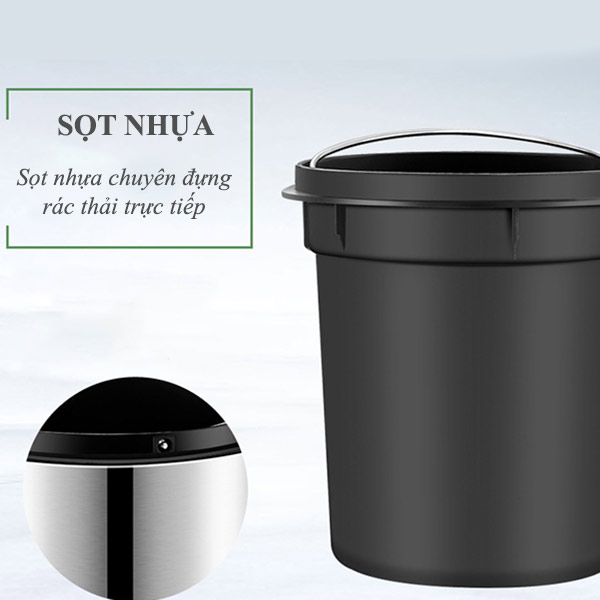 Sọt nhựa bên trong có quai sách thuận tiện cho người sử dụng