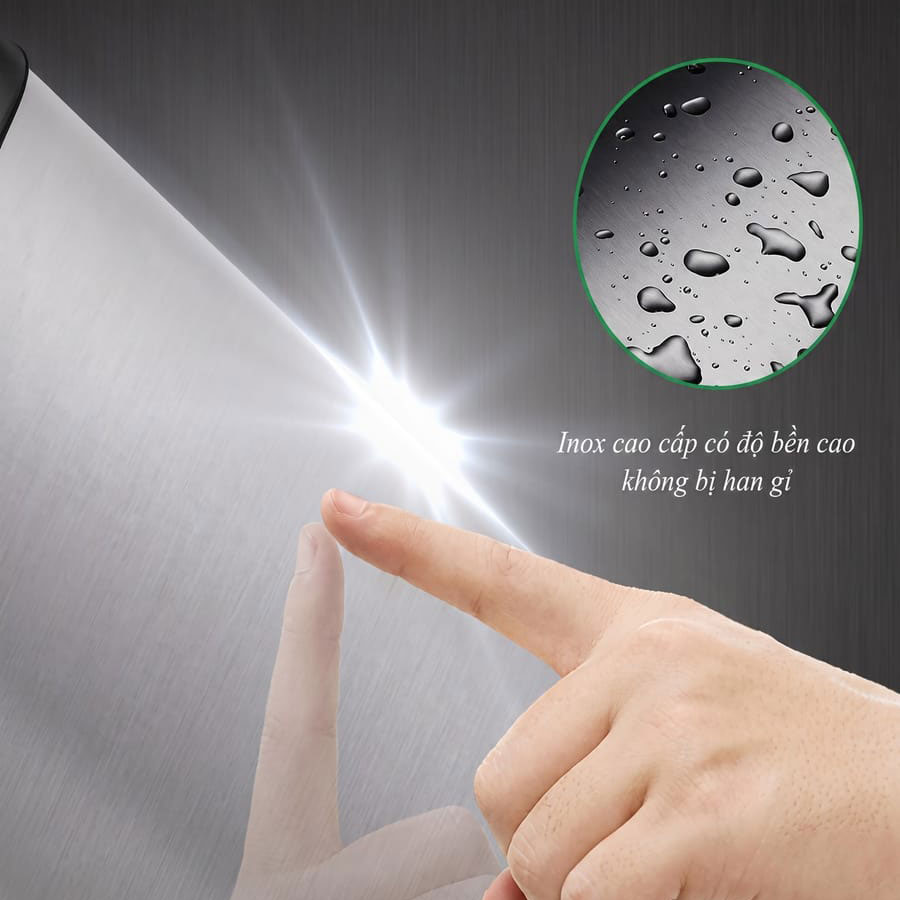 Chất liệu cấu tạo bằng inox cao cấp chống gỉ sét tốt phù hợp sử dụng ngoài trời